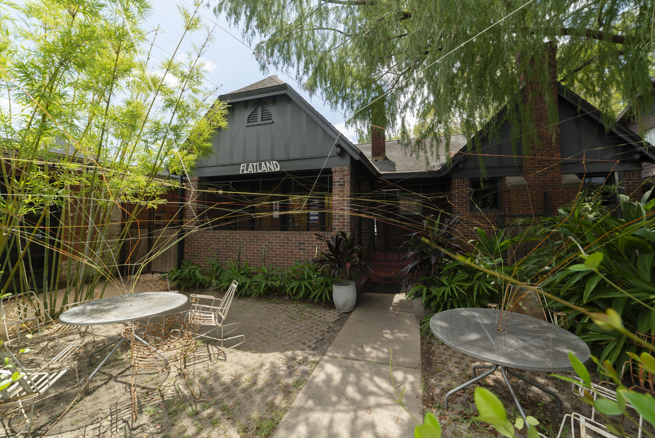 30, 2019 30 is a site specific sculpture installed at Flatland Gallery located on Westheimer in Houston, Texas.